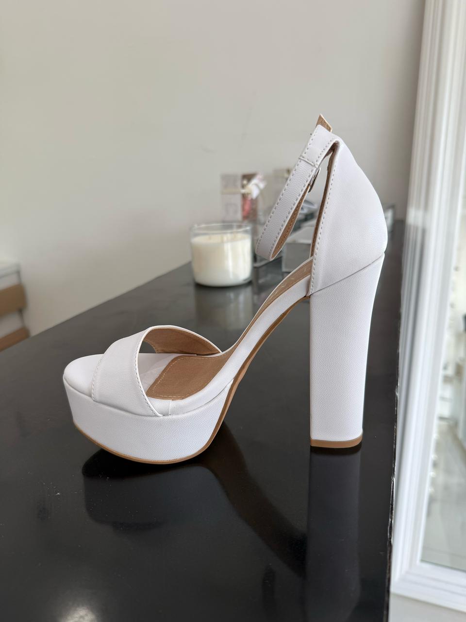 Novia plataforma blanco mate
